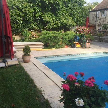 CHAMBRES D HÔTES Chez Françoise et Michel PISCINE 4 chambres 8 lits Chaumes-en-Brie Extérieur photo