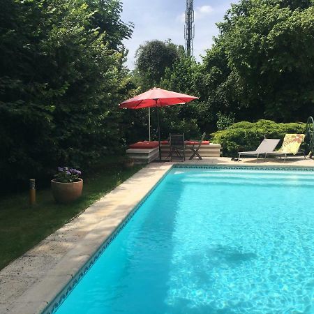CHAMBRES D HÔTES Chez Françoise et Michel PISCINE 4 chambres 8 lits Chaumes-en-Brie Extérieur photo