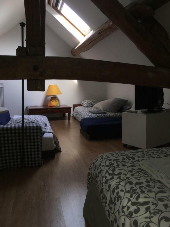 CHAMBRES D HÔTES Chez Françoise et Michel PISCINE 4 chambres 8 lits Chaumes-en-Brie Extérieur photo