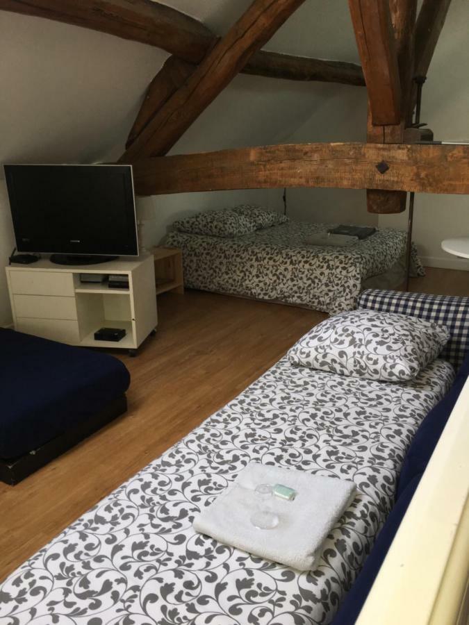 CHAMBRES D HÔTES Chez Françoise et Michel PISCINE 4 chambres 8 lits Chaumes-en-Brie Extérieur photo