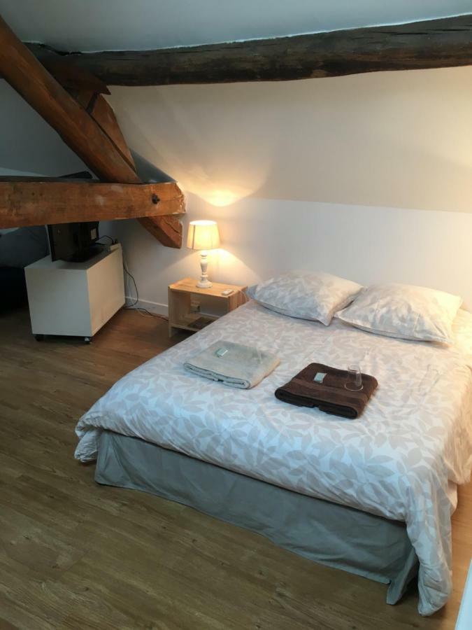 CHAMBRES D HÔTES Chez Françoise et Michel PISCINE 4 chambres 8 lits Chaumes-en-Brie Extérieur photo