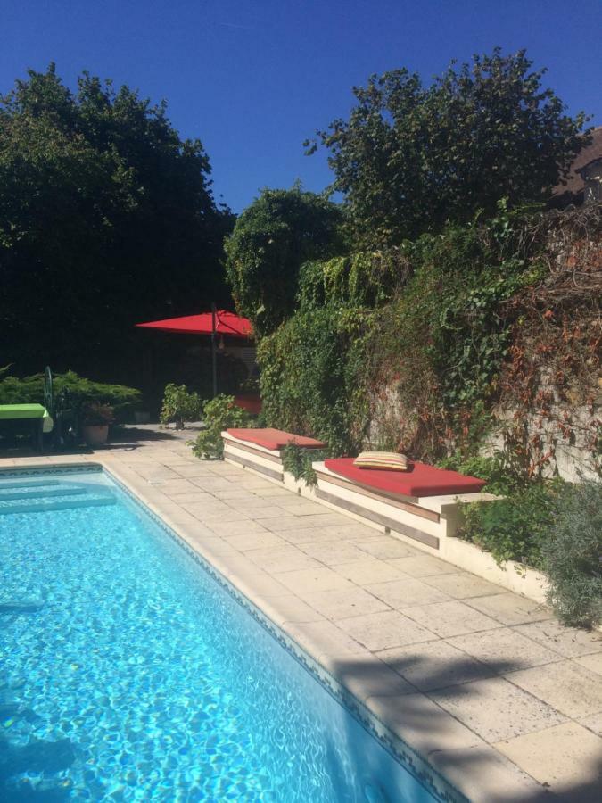 CHAMBRES D HÔTES Chez Françoise et Michel PISCINE 4 chambres 8 lits Chaumes-en-Brie Extérieur photo